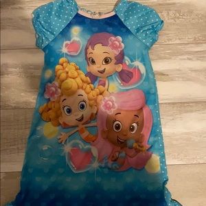 Bubble guppies night gown